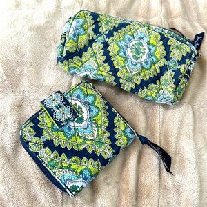 Vera Bradley Green, Navy and White mini zip wallet - retired Cambridge pattern